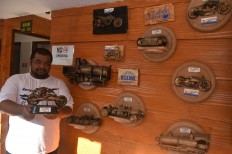 Malang businessman turns plastic bottles into artwork 