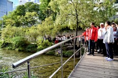 Jokowi: Ciliwung River could be as clean as Seoul's Cheonggyecheon