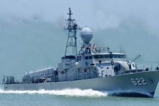 Indonesian fast missile boat KRI Rencong-622 catches fire in Papua waters