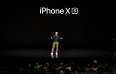 Apple unveils premium iPhone XS, health features for watch