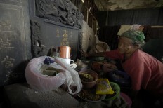 Five ways Jakartans share space with deceased
