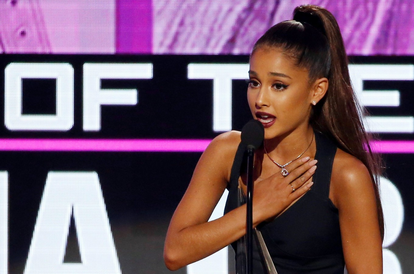 Ariana Grande sues Clothing Brand FOREVER 21 for alleged Trademark