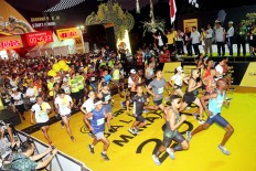 Early start: The sky is still dark at 4:30 a.m., but around 10,000 runners from 46 countries are at the starting line of the 2018 Maybank Bali Marathon on Sept. 9, ready to take on the course ahead of them. The annual race, which  Maybank Indonesia has organized since 2012, comprises a full marathon, half marathon, a 10-kilometer race, as well as wheelchair and children’s sprint categories that cover Gianyar and Klungkung regencies, Bali.