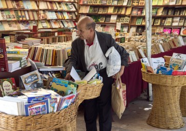 Thriving trade in pirated reads vexes Moroccan bookshops