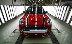 BMW to pause UK output of Minis after Brexit