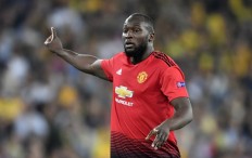 Lukaku hunts golden boot as United gather momentum