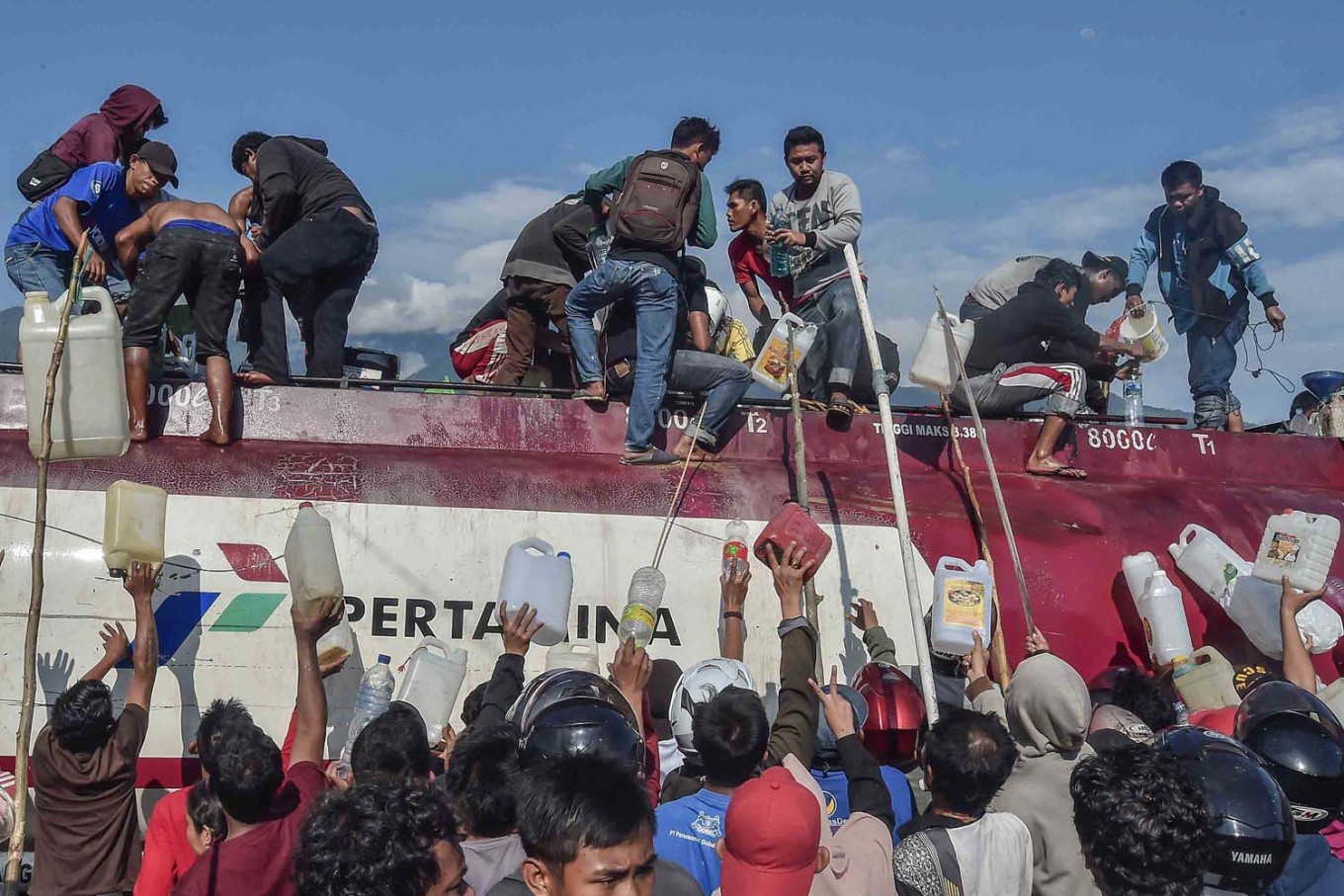 Jokowi tells quake survivors to be patient as aid reaches C. Sulawesi