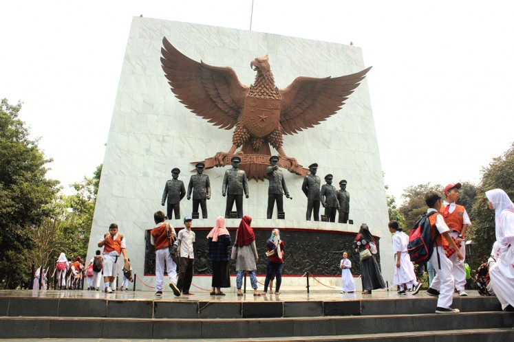People visit the Pancasila Sakti Monument in East Jakarta on Oct. 1, 2018 to commemorate Pancasila Sanctity Day. 