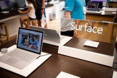 Microsoft upgrades Surface devices, ups iPhone and Android ties