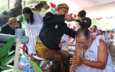 Wonogiri residents dispel bad luck through 'ruwatan' ritual