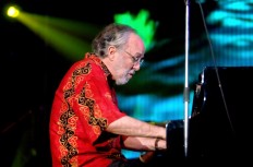 Pianist Bob James to perform at UGM Jazz 2018