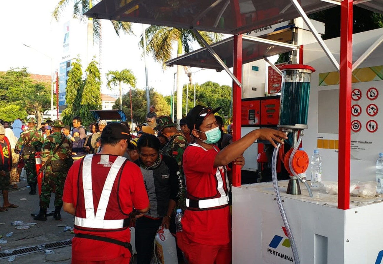 Pertamina starts operating portable fuel pumps in Palu - Business - The ...