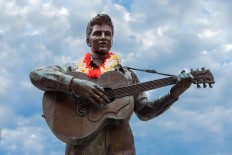 Love me fender: Elvis' last Cadillac up for sale in Austria