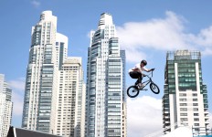 Argentina in recession as economy shrinks again