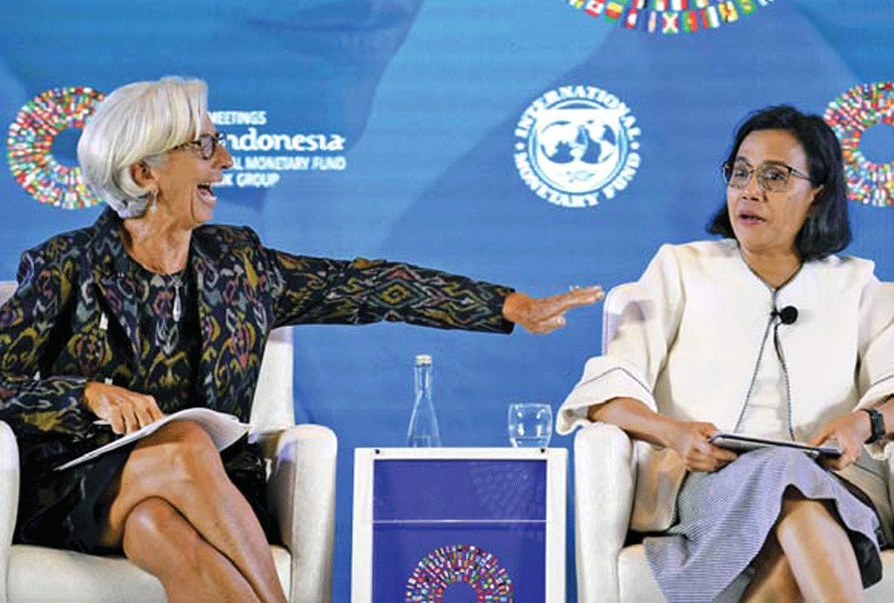 Women&rsquo;s power: Finance Minister Sri Mulyani (right) talks with International Monetary Fund (IMF) chairwoman Christine Lagarde during a seminar on women&rsquo;s empowerment in the Third World at the 2018 IMF-World Bank Group Annual Meetings at the Bali International Convention Center in Nusa Dua, Bali.