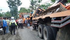 Three killed in collision on Sumatra intercity highway