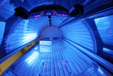 A sunbed or tanning bed. French Agency for Food, Environmental and Occupational Health & Safety (ANSES) called on October 10, 2018 public authorities to take measures likely to stop the exposure of the population to artificial UV in the face of the 'proven' cancer risk. 