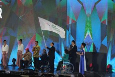 Indonesia passes Asian Para Games flag to Hangzhou