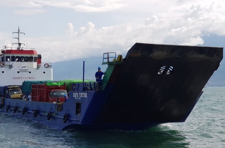 State-owned oil and has holding company Pertamina’s landing craft tank (LCT) ship sets sail on Oct. 14 for Palu, Central Sulawesi from Balikpapan in East Kalimantan. The ship arrived in Palu to transport liquefied petroleum gas (LPG).