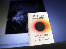 Hawking's final book offers brief answers to big questions