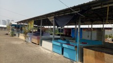 Vendors left in limbo as city to dismantle West Jakarta market