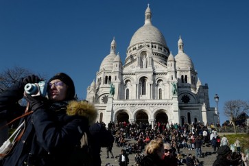 Mass tourism sparks battle for Montmartre's soul