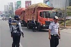Overloaded, oversized trucks banned from Jakarta-Bandung toll roads