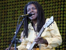 Tracy Chapman sues Nicki Minaj for lifting lyrics, melody