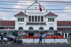 Minister inaugurates S. Java double track rail for partial service