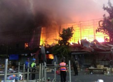 Fire guts thousands of stalls at Surakarta's biggest traditional market