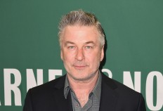 In this file photo taken on April 4, 2017 Actor Alec Baldwin arrives at Barnes & Noble Union Square in New York, to sign his new book 'Nevertheless: A Memoir.' 