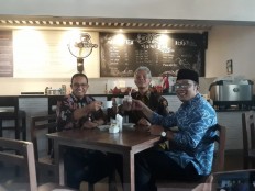 Jakarta and three other provinces receive information transparency award 