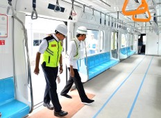 Anies aims to make local language 'great again'