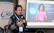 Let&rsquo;s talk about hydration: Chairman of the Indonesian Hydration Working Group (IHWG) Budi Wiweko speaks at the Second Indonesian Hydration & Health Conference (IH2C) at the University of Indonesia&rsquo;s Medical School in Salemba, Central Jakarta on Wednesday. The conference, which ran from Nov. 6 to 8, discussed how to mitigate the global problem of low hydration. 