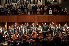 Orchestra brings message of peace to divided America