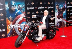 Superhero creator Stan Lee honored in Hollywood