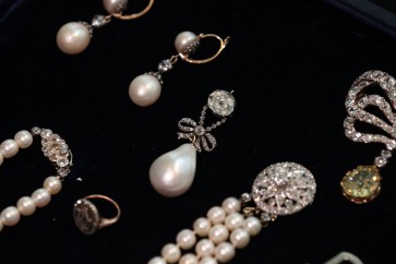 Marie Antoinette pendant fetches $36 million, shattering estimate