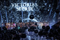 Victoria's Secret CEO resigns amid flagging sales and model controversy