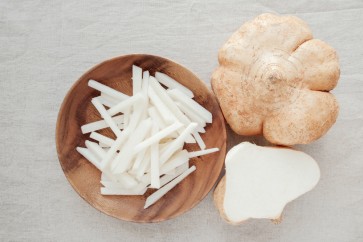 You’ll see more of these foods in 2019: Celtuce, kernza and jicama