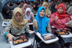 At-risk teenagers learn Korean cooking to find jobs, attain independence