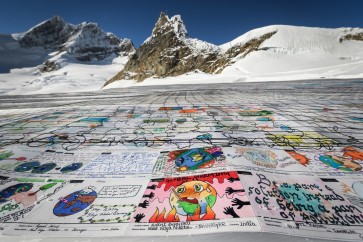Record-breaking Alps postcard sends message against climate change