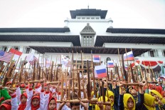 Angklung performance in Bandung's Gedung Sate nabs world record
