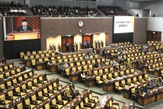 Jakarta riot: House of Representatives compound closes gates