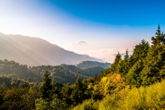 Kiwi pair survives 19 days lost in 'Mines of Moria' national park