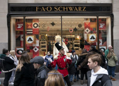 Revival of iconic NY toy store feeds holiday-time nostalgia