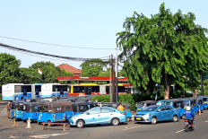 Blue 'bajaj' bear the brunt of stunted CNG growth in Jakarta