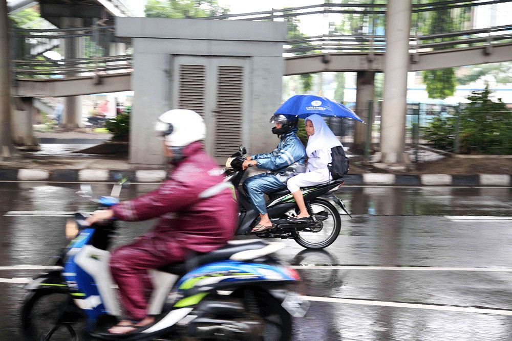 Heavy rain, strong winds predicted to hit Jakarta
