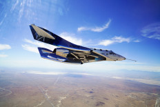 Richard Branson expects to fly passengers into space by 2020
