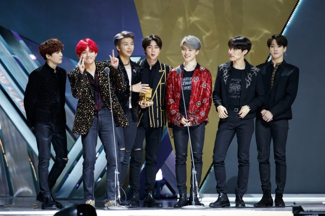 Bts Mic Drop Hits 400 Million Views Sets Korean Record Entertainment The Jakarta Post