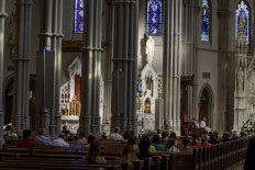 Jesuits release list of 89 US priests accused of sex abuse